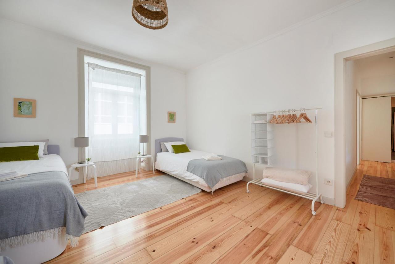 Sunny With Balcony! Apartment Lisbon