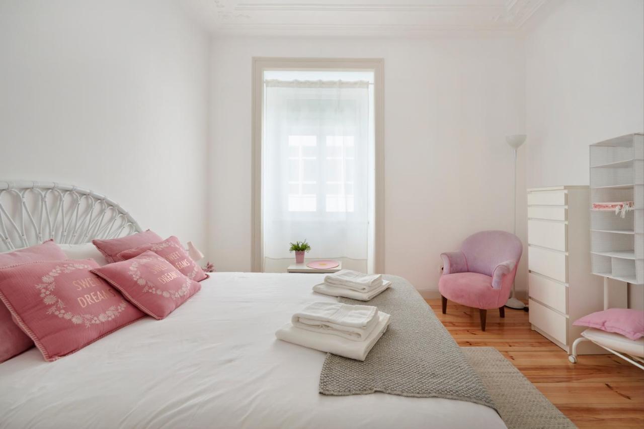 Sunny With Balcony! Apartamento *
