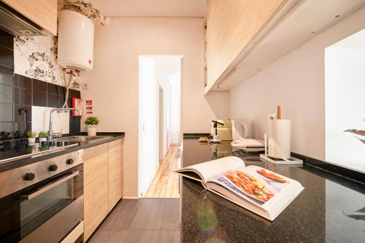 Apartamento Sunny With Balcony!