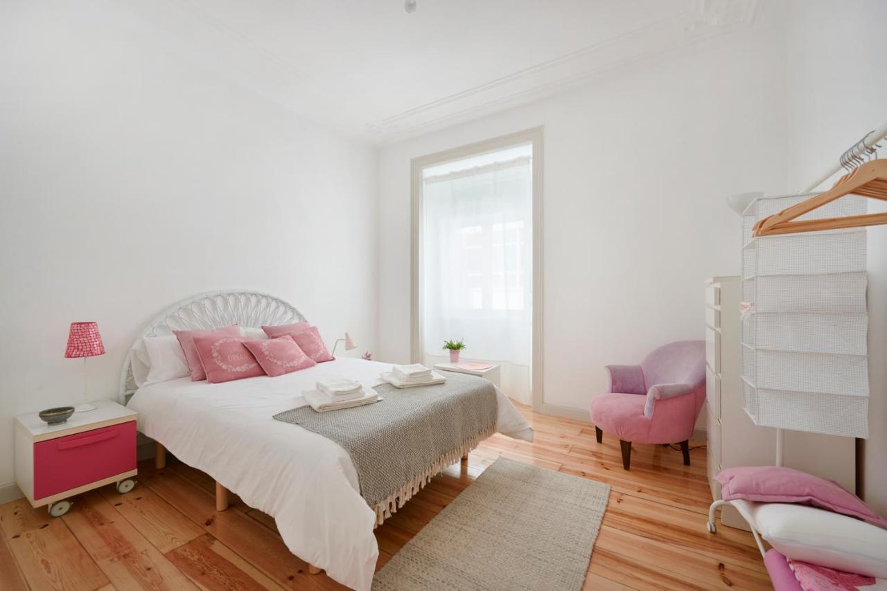 Sunny With Balcony! Apartamento *