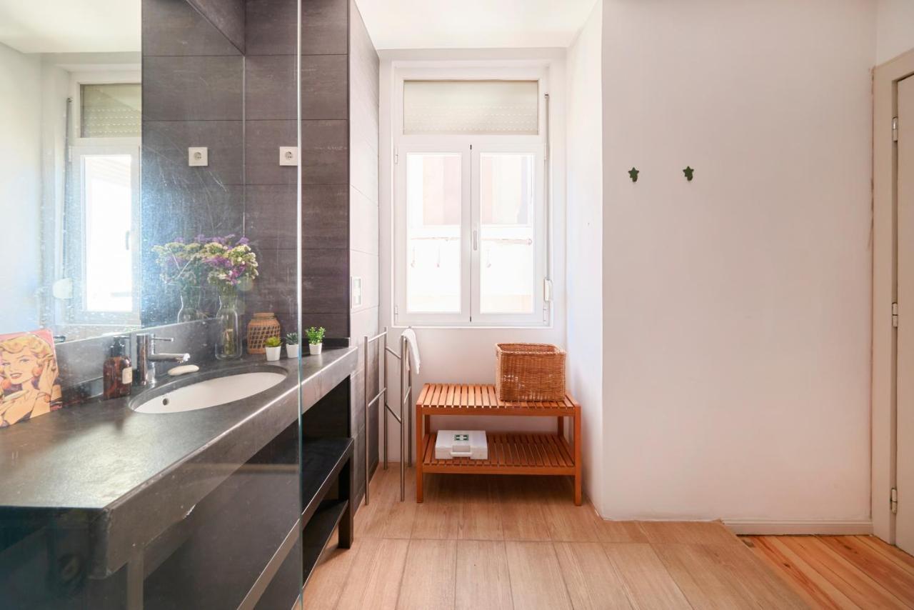 Apartamento Sunny With Balcony! *